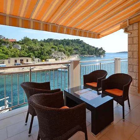 Apartment Kor Ula